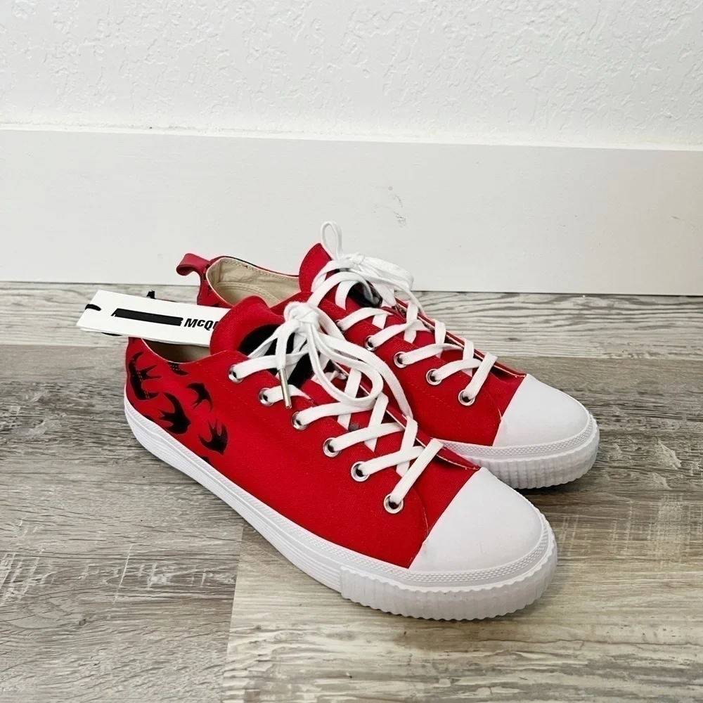 MCQ By Alexander McQueen Swallow Sneaker (unisex)